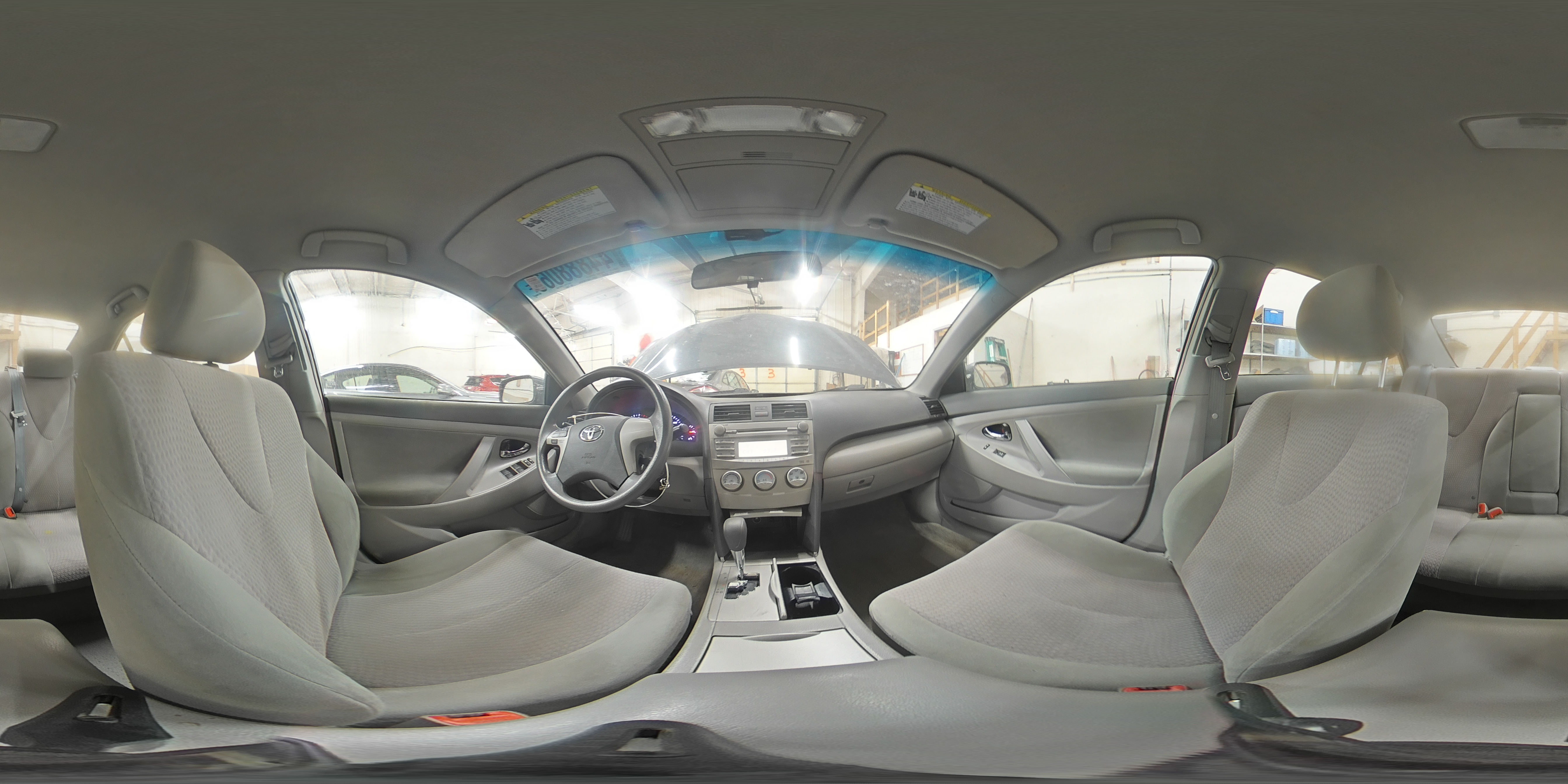 2011 Toyota Camry - Image 13