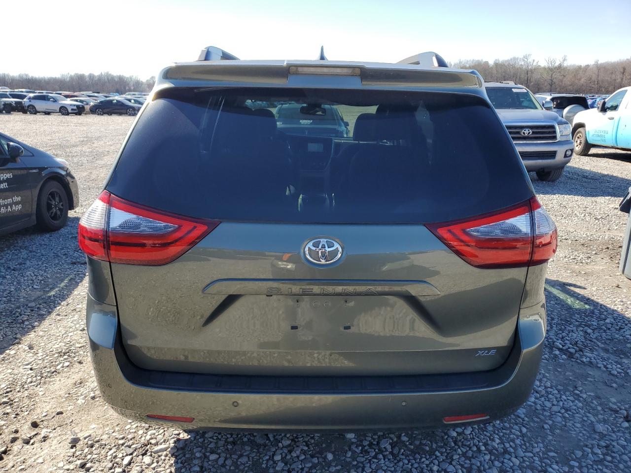 2020 Toyota Sienna - Image 6