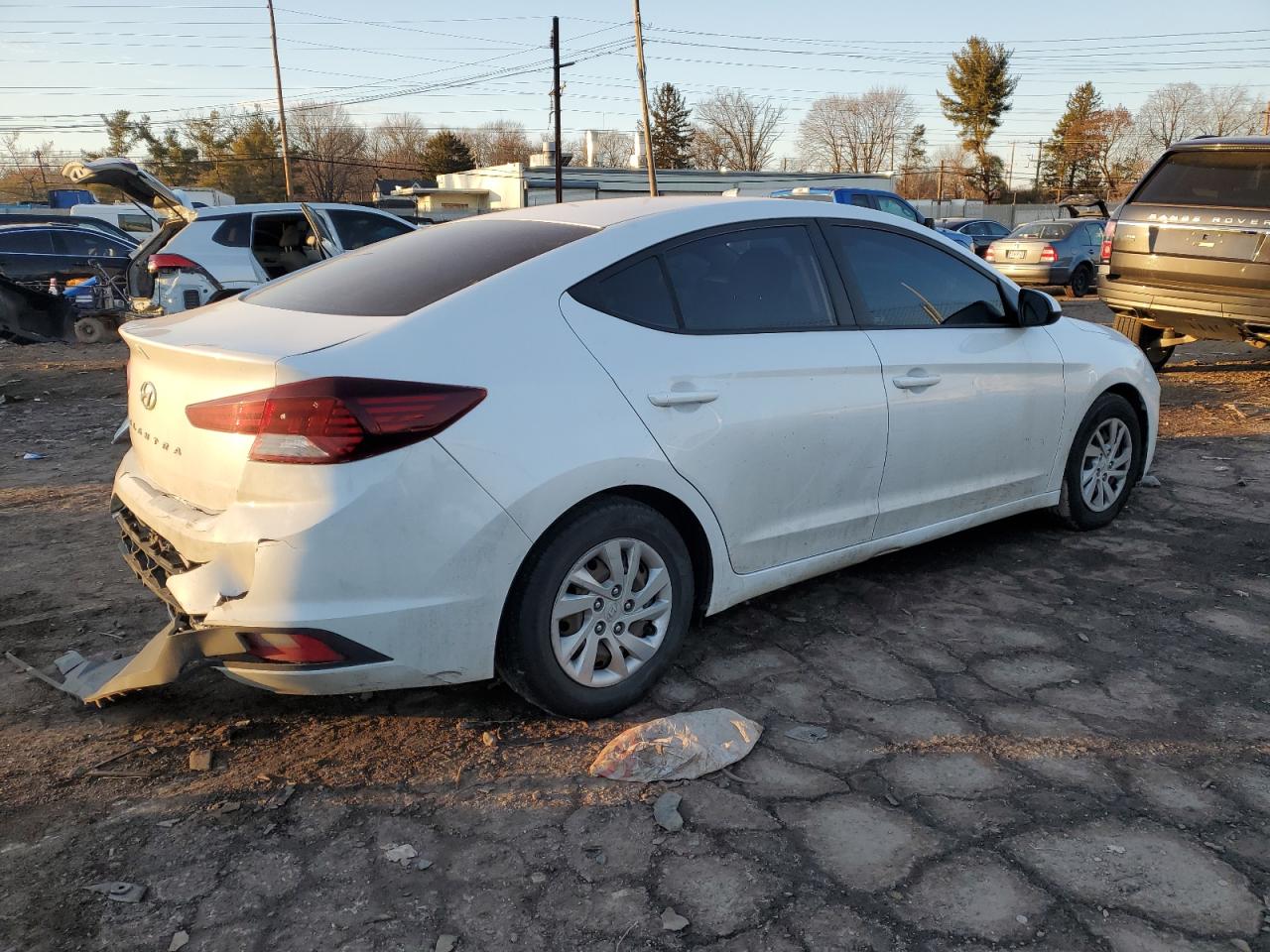 2020 Hyundai Elantra - Image 3