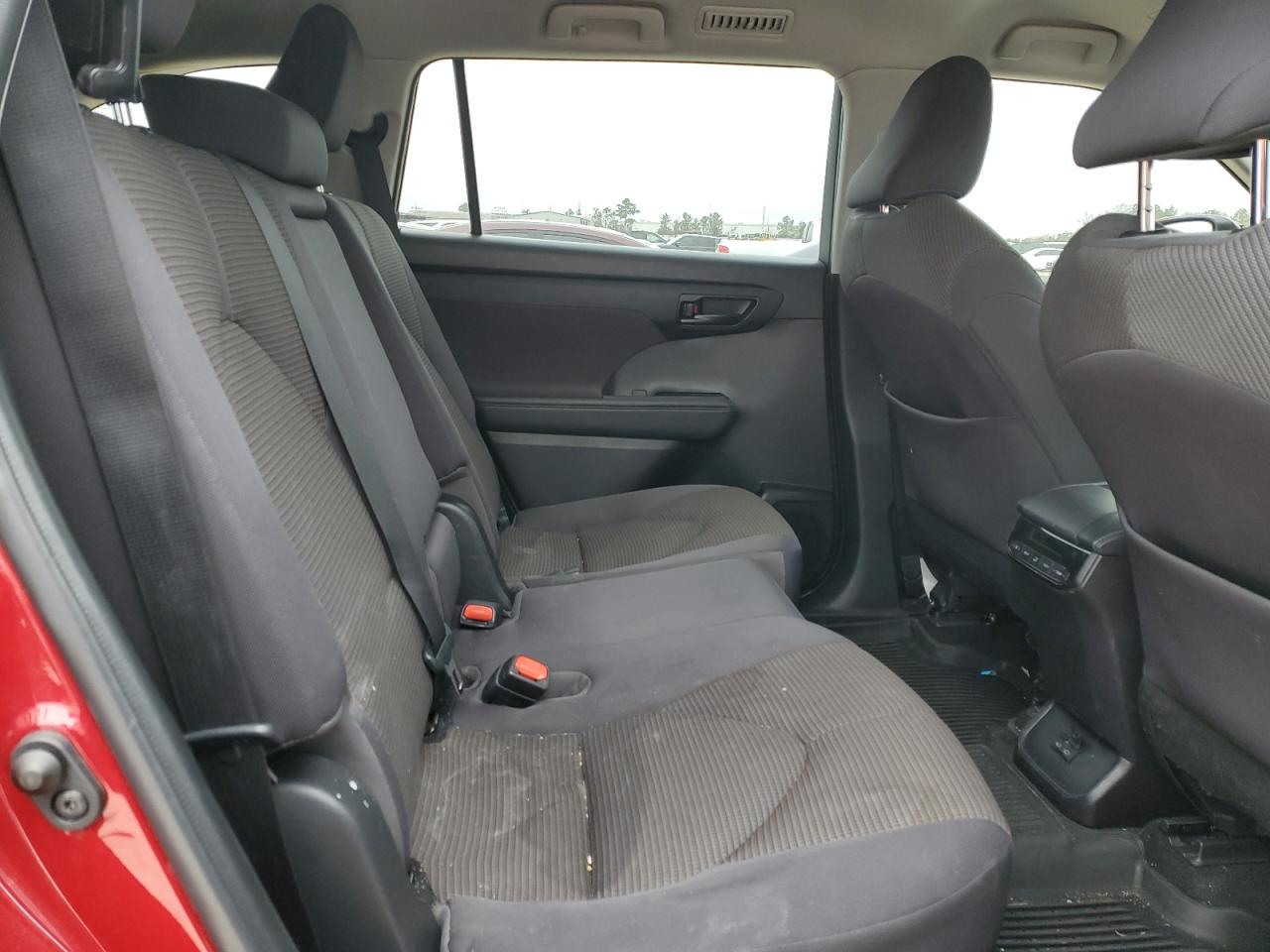 2022 Toyota Highlander - Image 6