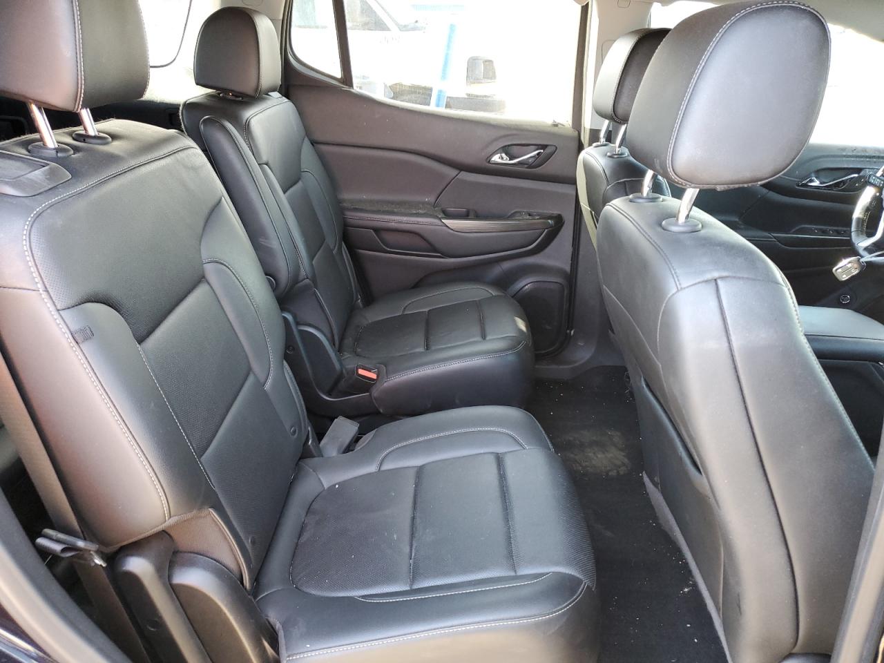 2021 GMC Acadia - Image 12