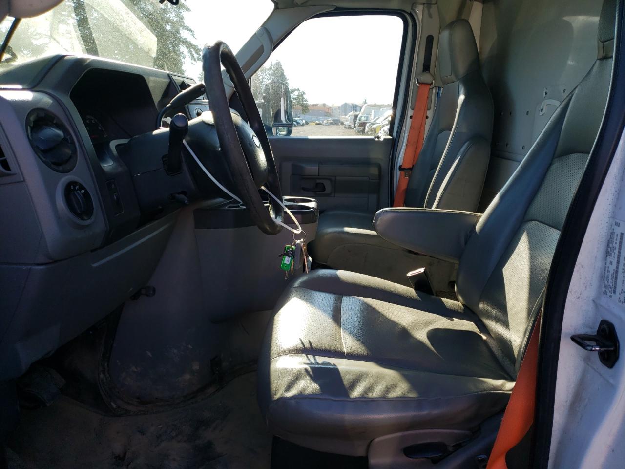 2015 Ford Econoline - Image 7