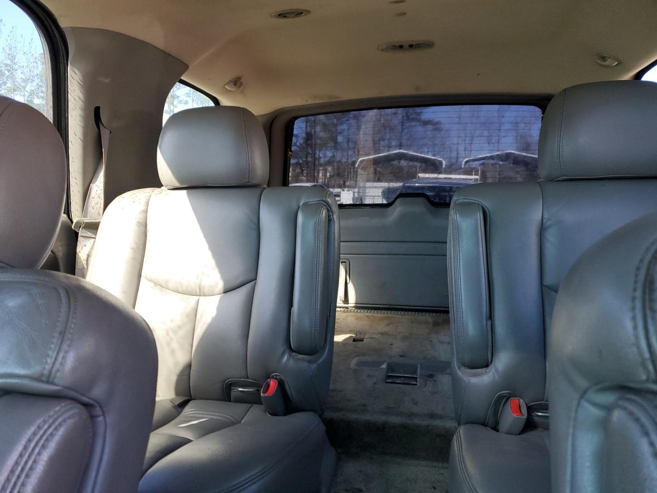 2003 GMC Yukon - Image 10