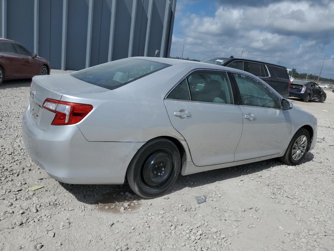 2014 Toyota Camry - Image 3