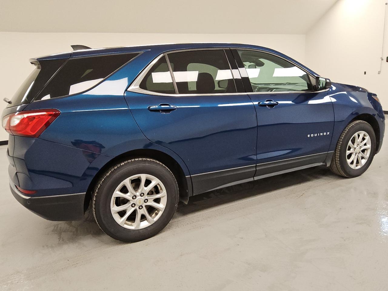2020 Chevrolet Equinox - Image 3