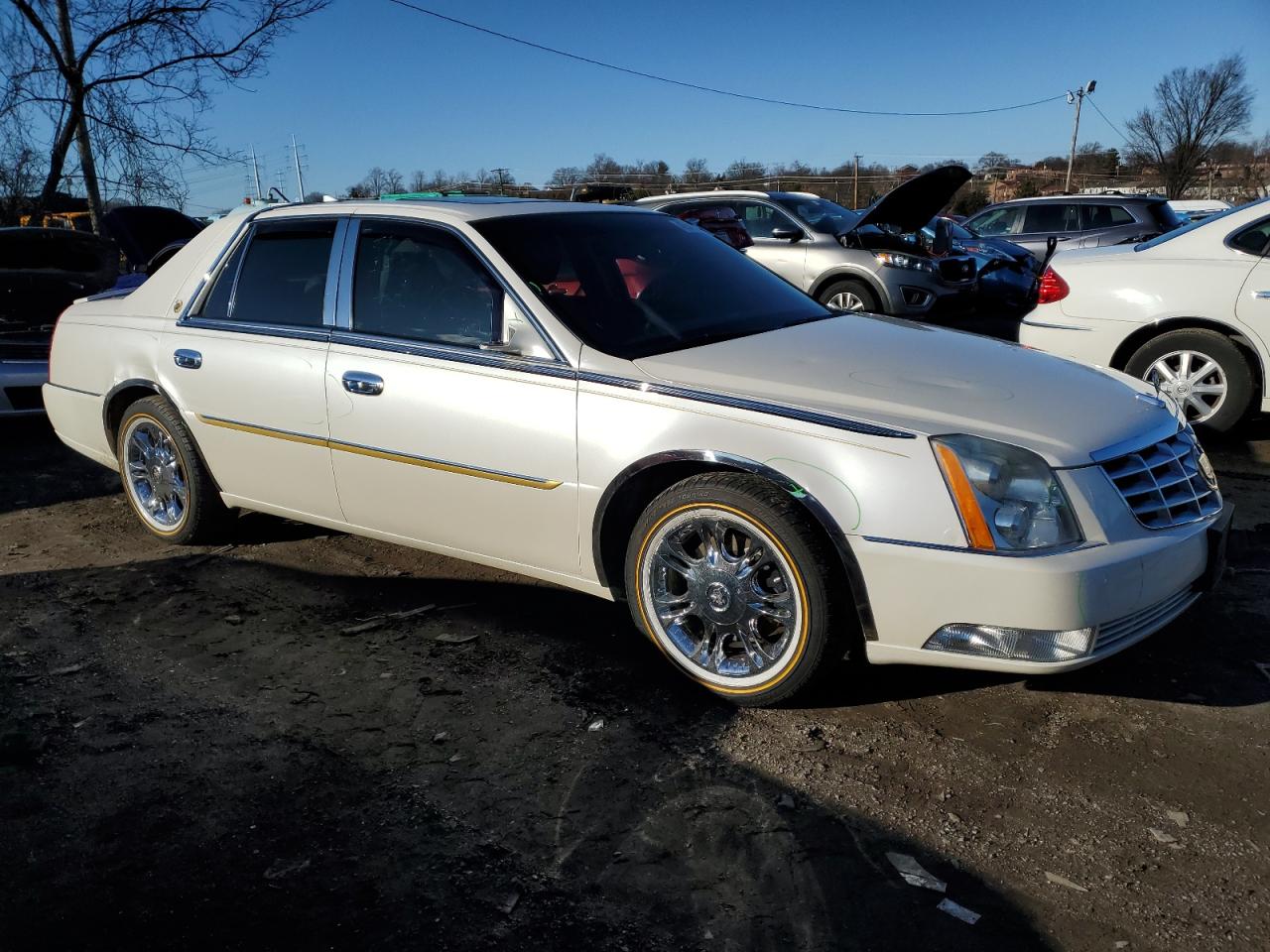 2011 Cadillac DTS - Image 4