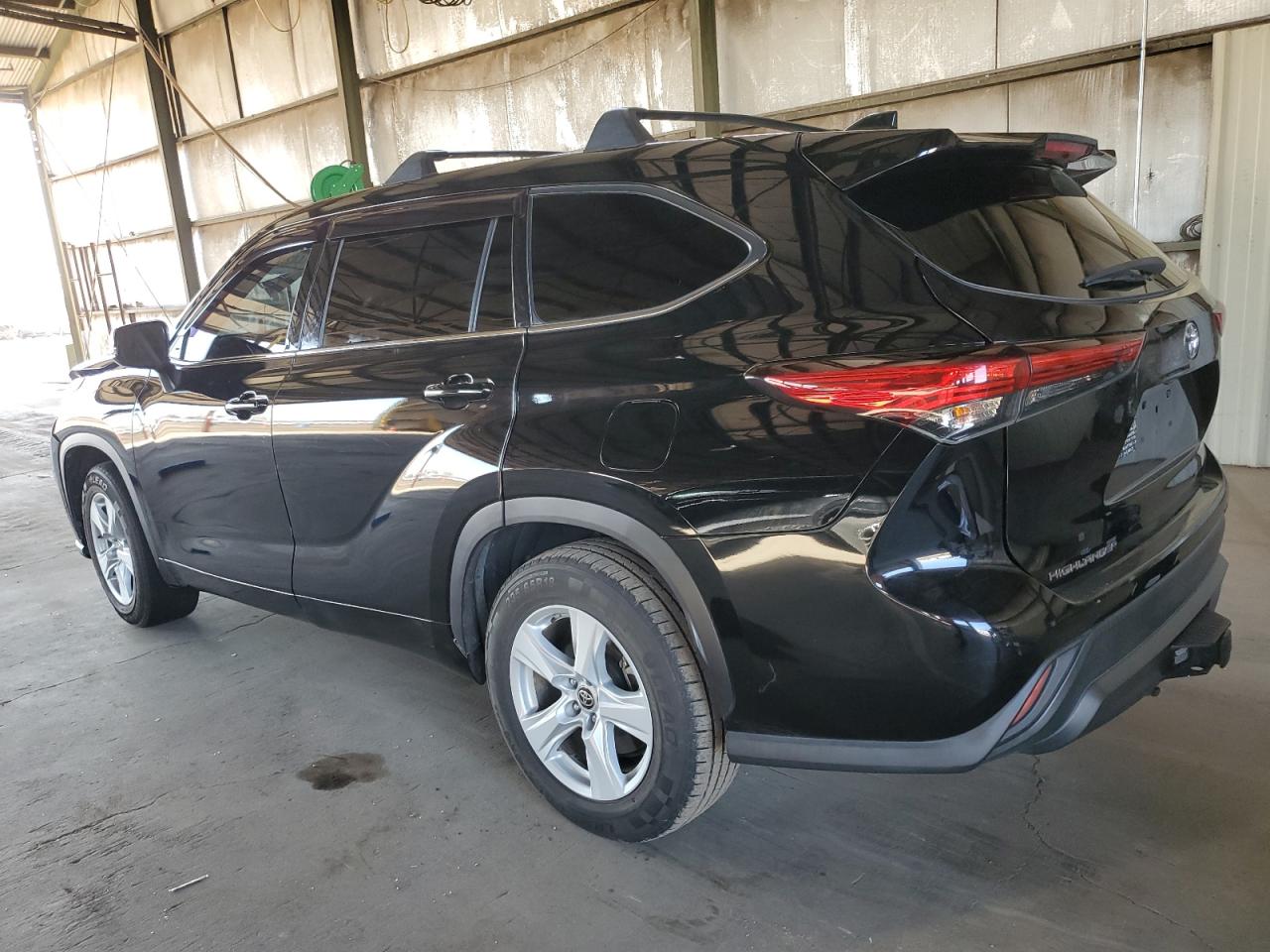 2020 Toyota Highlander - Image 2