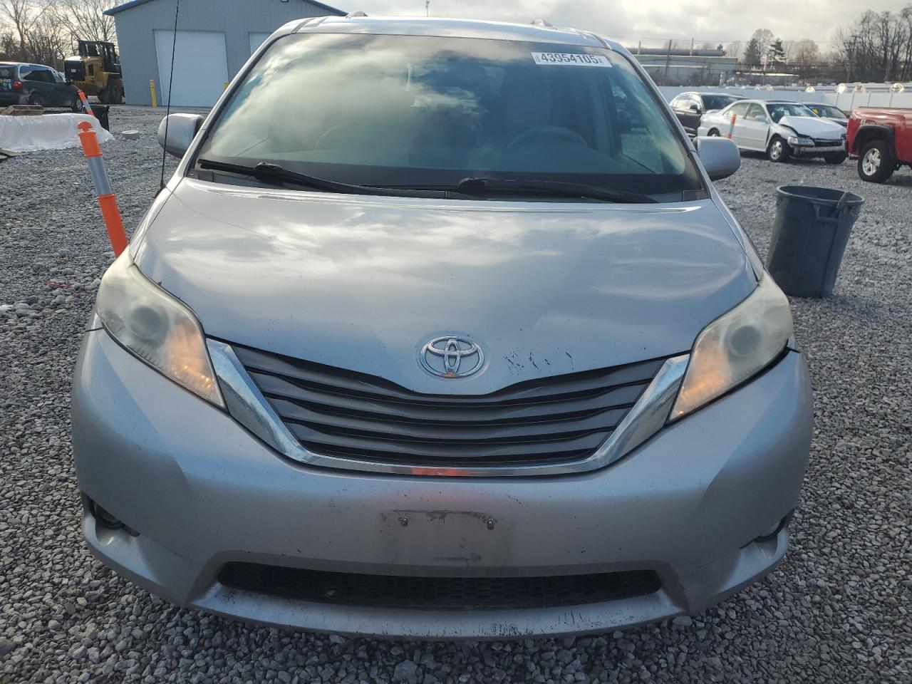 2012 Toyota Sienna - Image 5