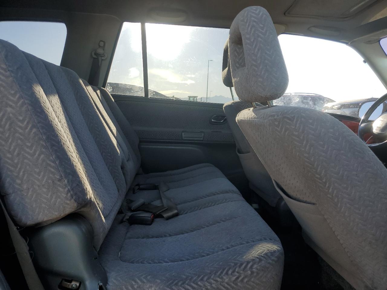2001 Suzuki Grand Vitara - Image 11