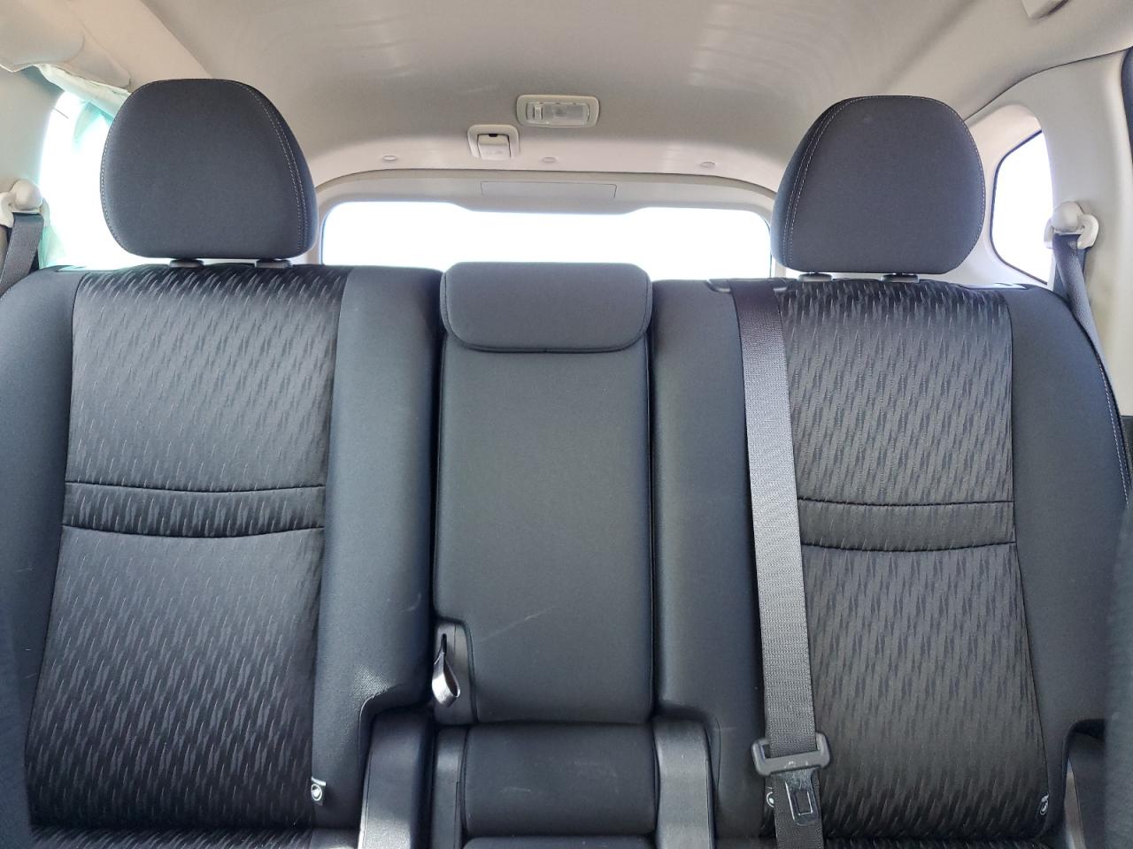 2018 Nissan Rogue - Image 10