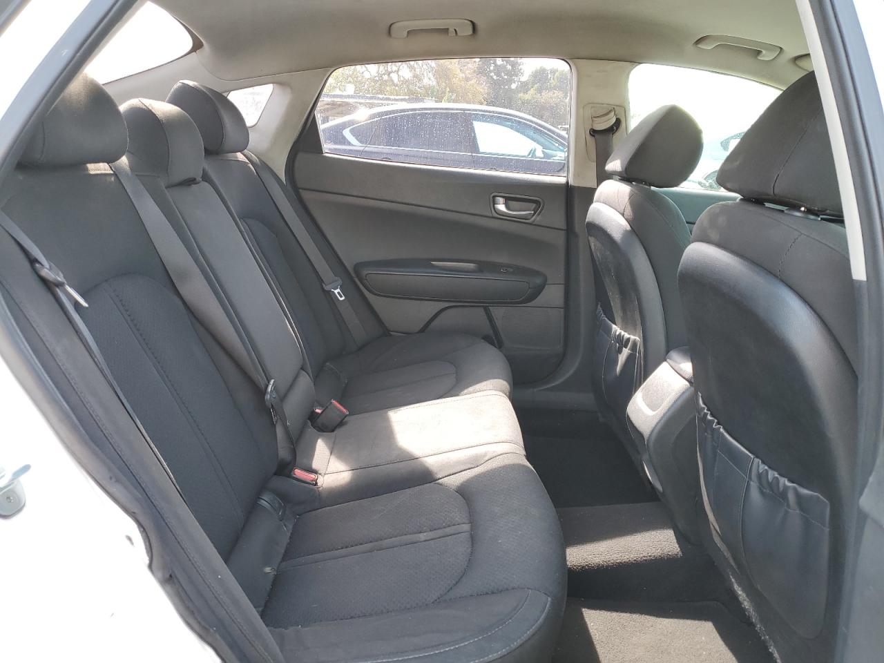 2017 Kia Optima - Image 10