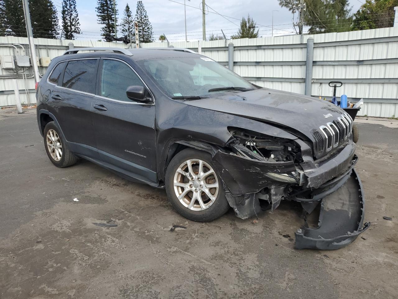 2016 Jeep Grand Cherokee - Image 4