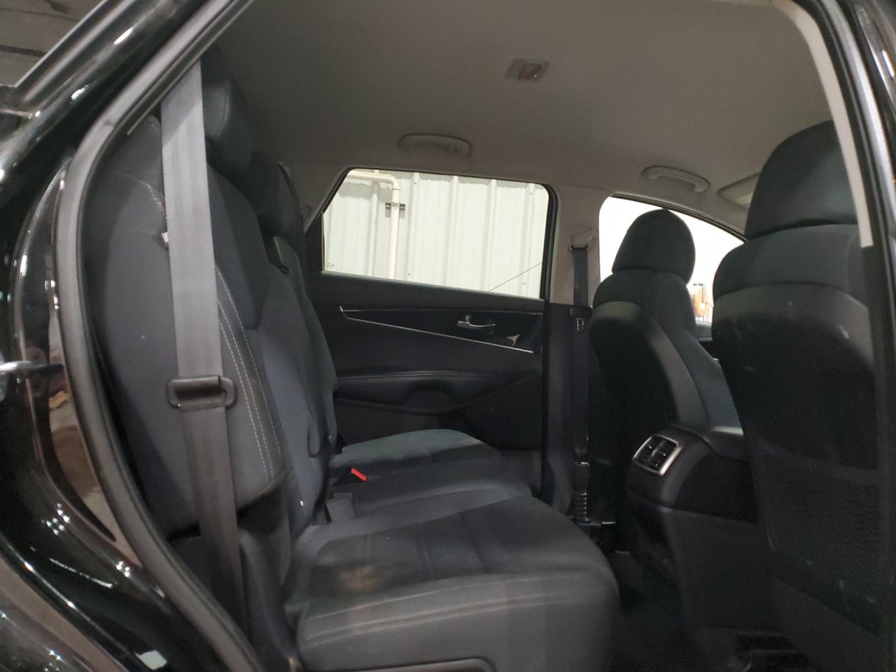 2017 Kia Sorento - Image 11
