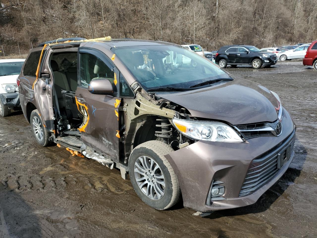 2020 Toyota Sienna - Image 4