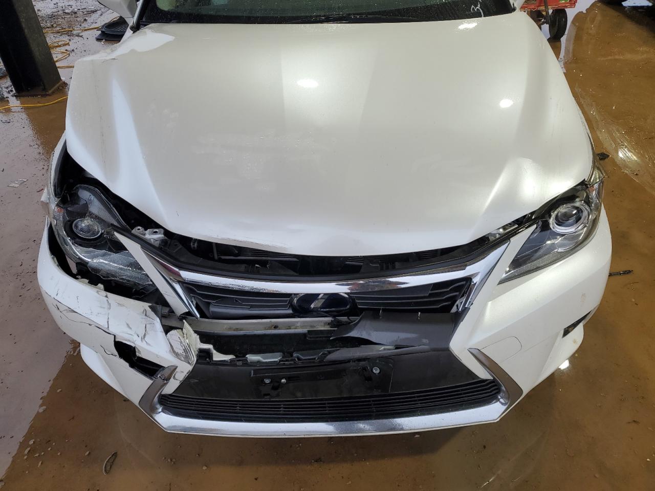 2017 Lexus CT - Image 12