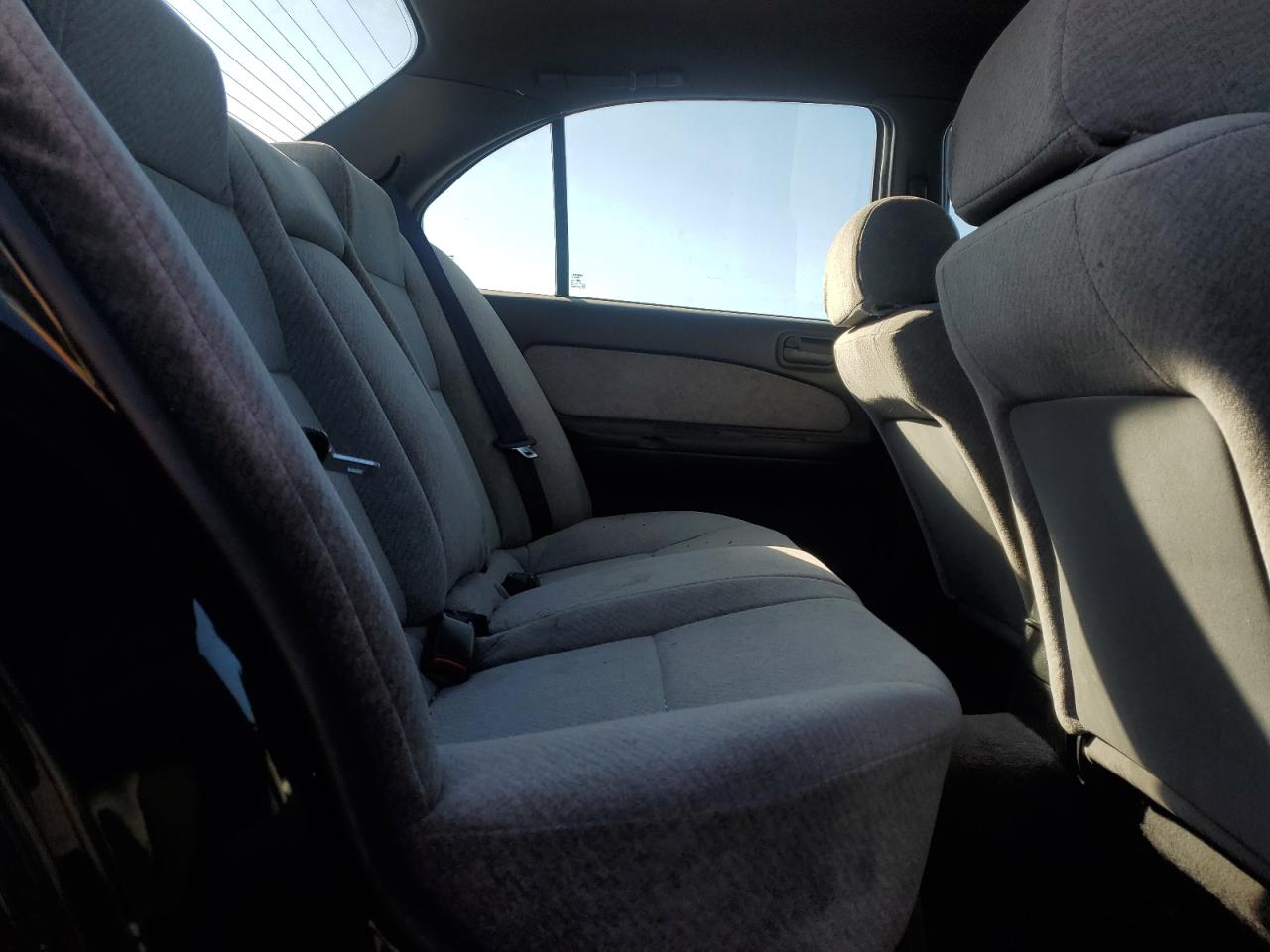 1996 Nissan Maxima - Image 10