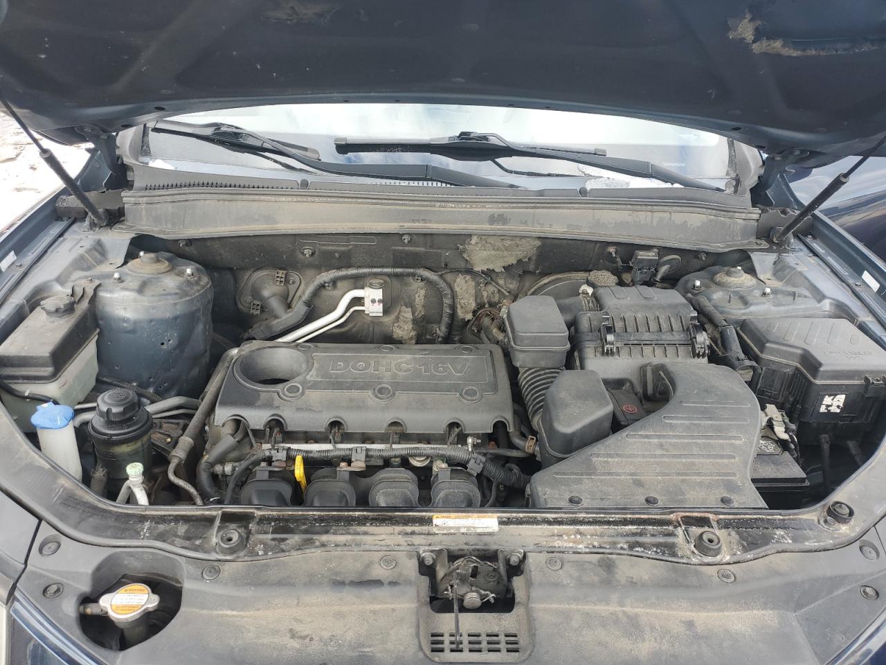 2012 Hyundai Santa Fe - Image 12
