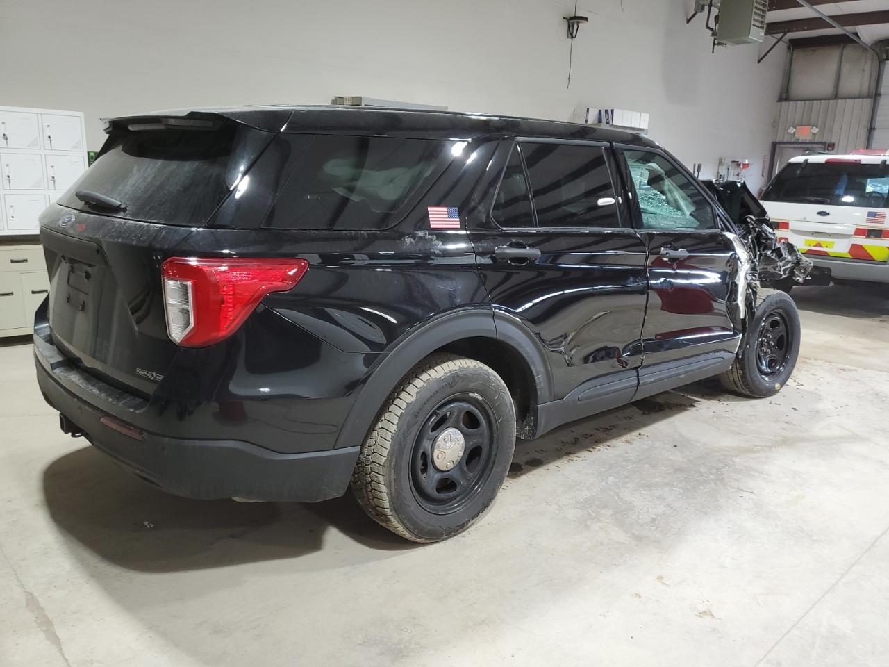 2022 Ford Explorer - Image 3
