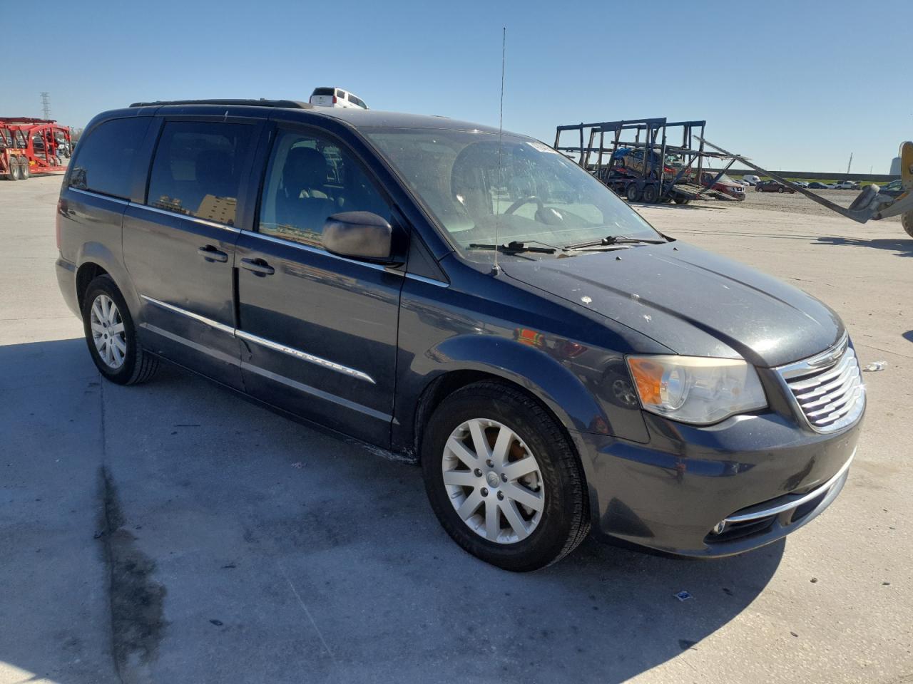 2014 Chrysler Town & Country - Image 4