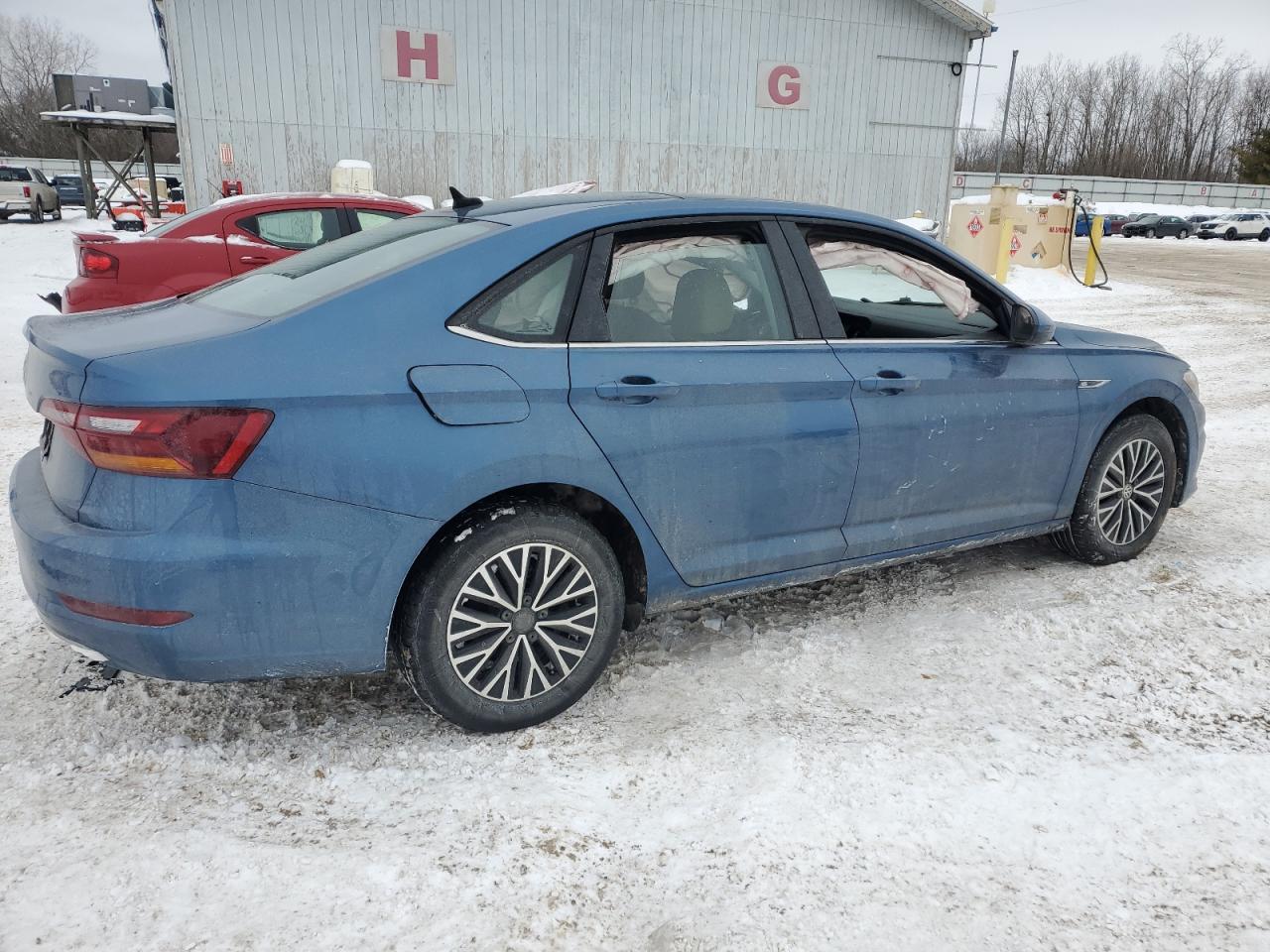 2019 Volkswagen Jetta - Image 3