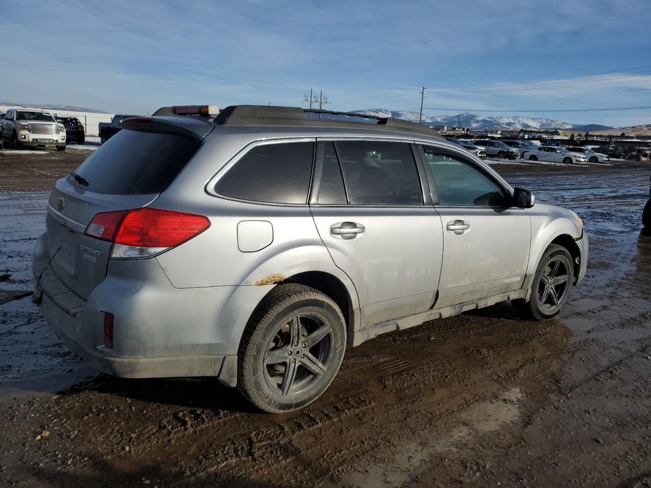 2010 Subaru Outback - Image 3