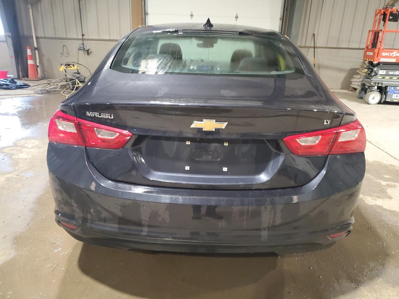 2023 Chevrolet Malibu - Image 6