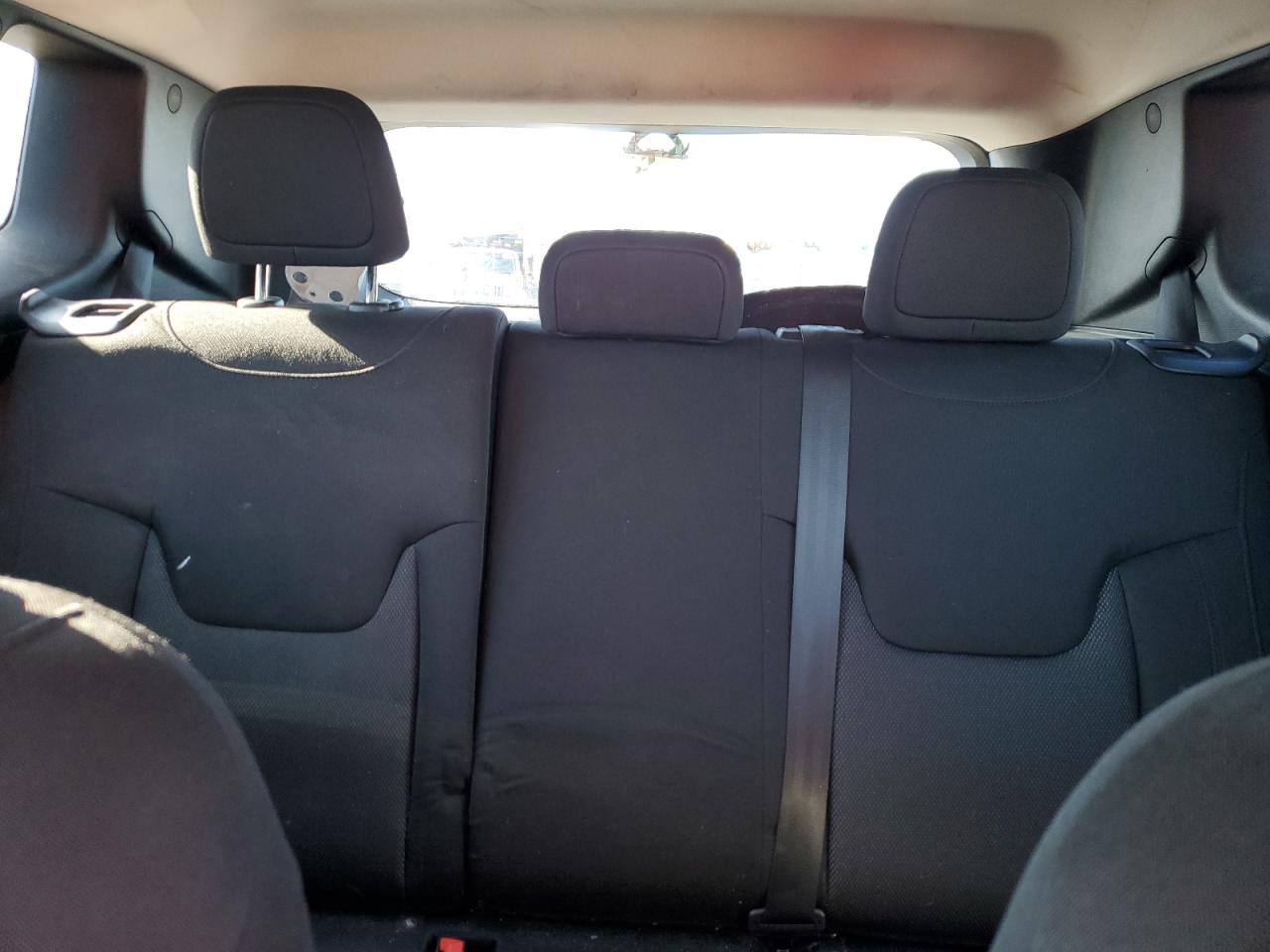 2018 Jeep Renegade - Image 10