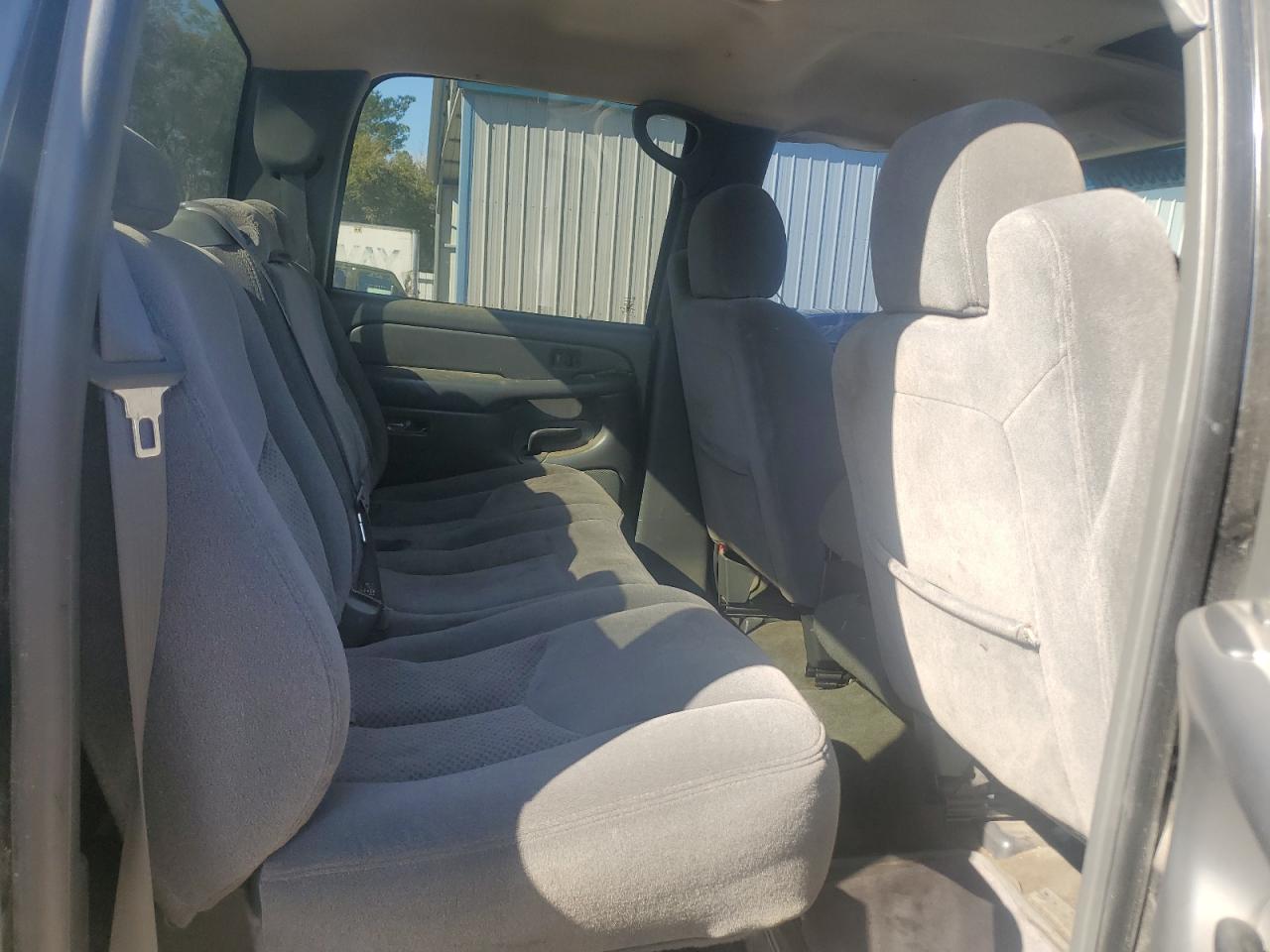 2006 Chevrolet Silverado - Image 10