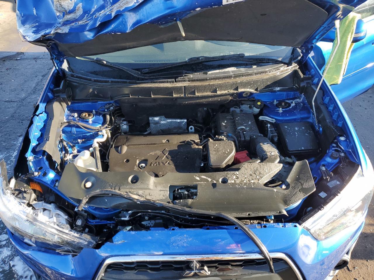 2015 Mitsubishi Outlander - Image 12