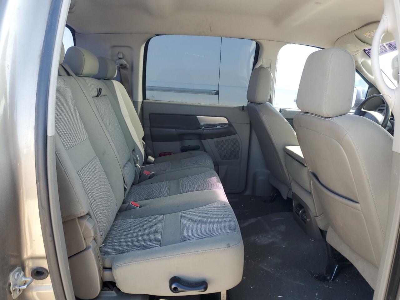 2007 Dodge RAM - Image 10