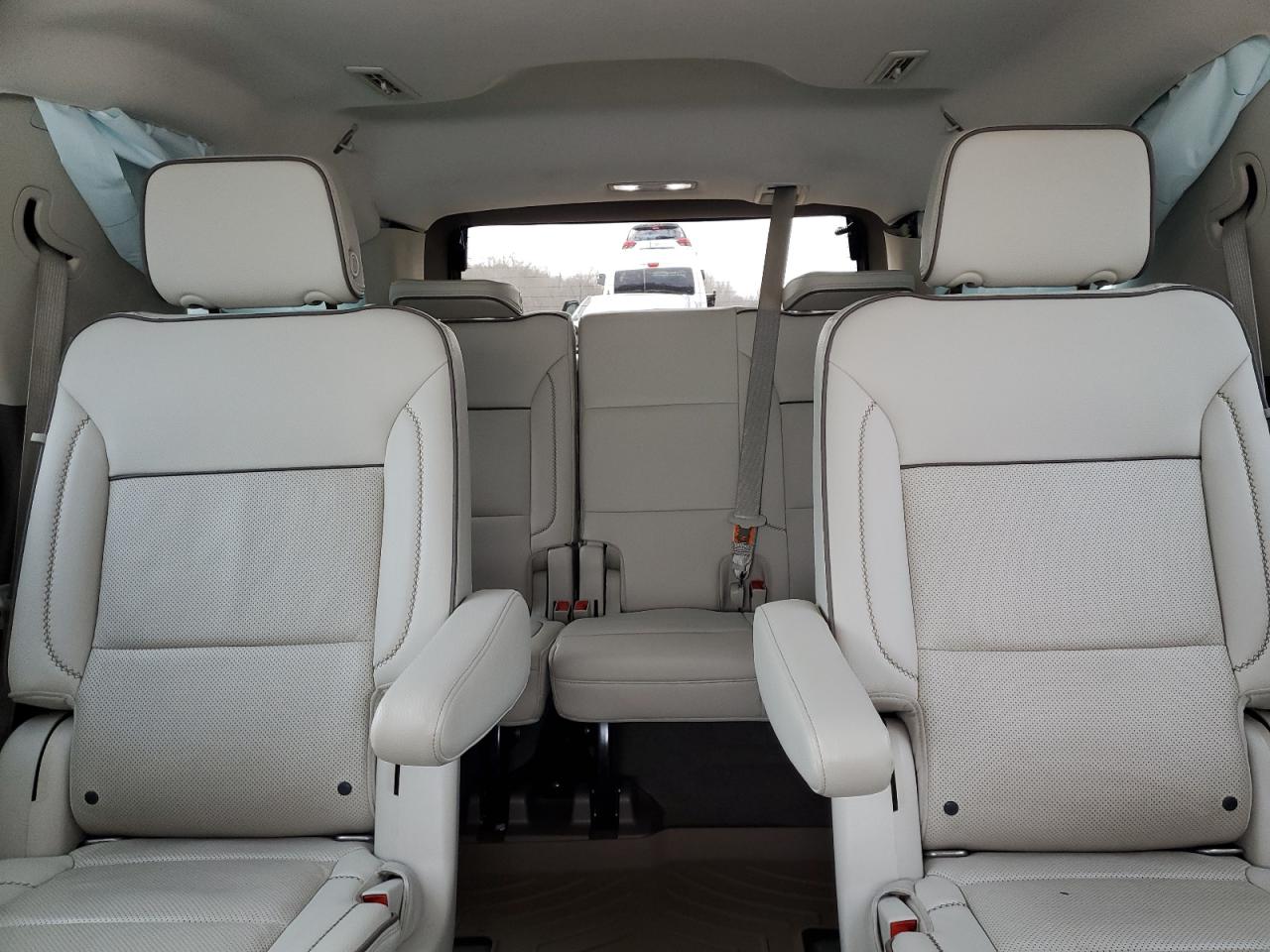 2021 GMC Yukon - Image 10