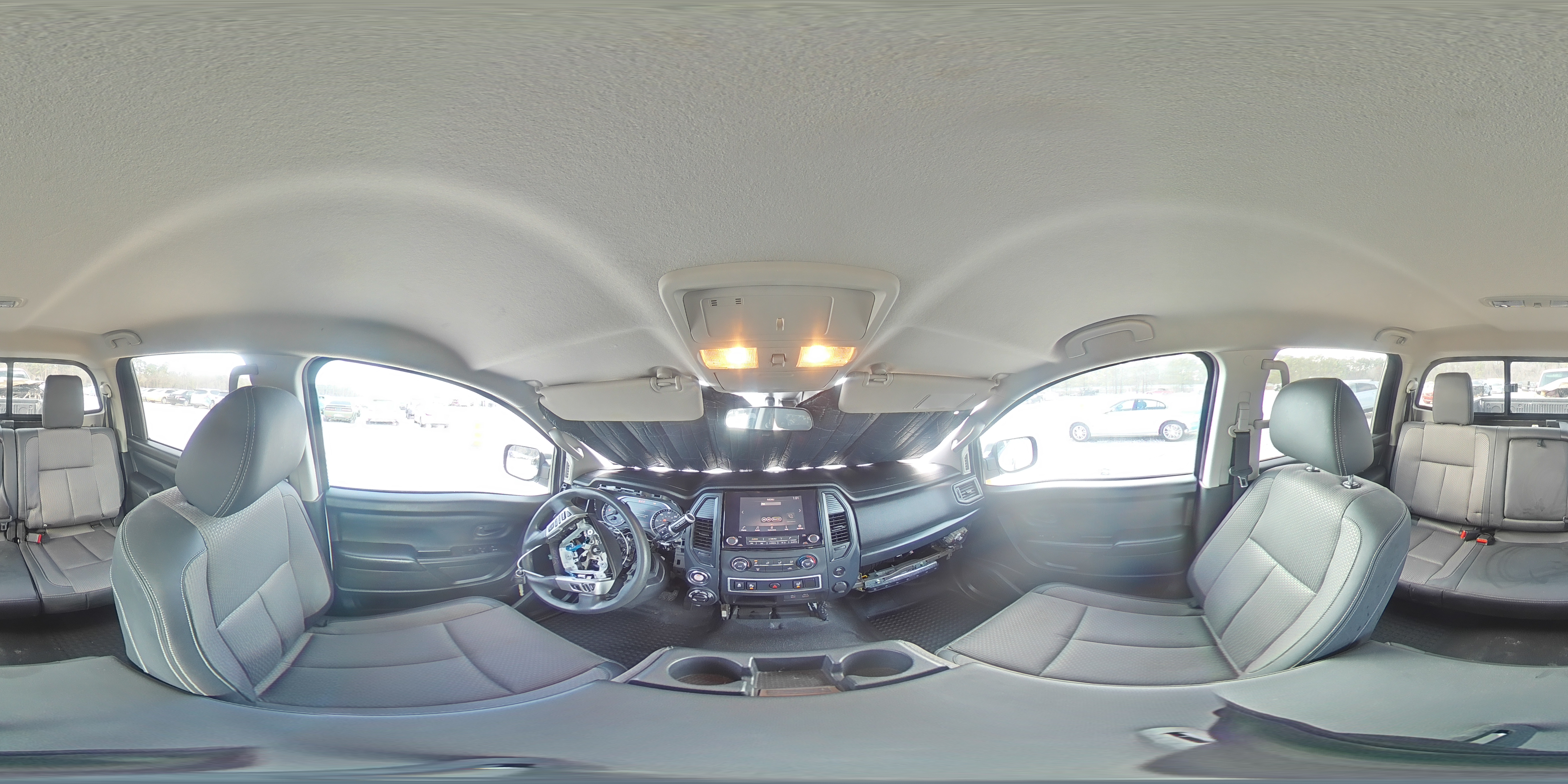 2021 Nissan Titan - Image 15