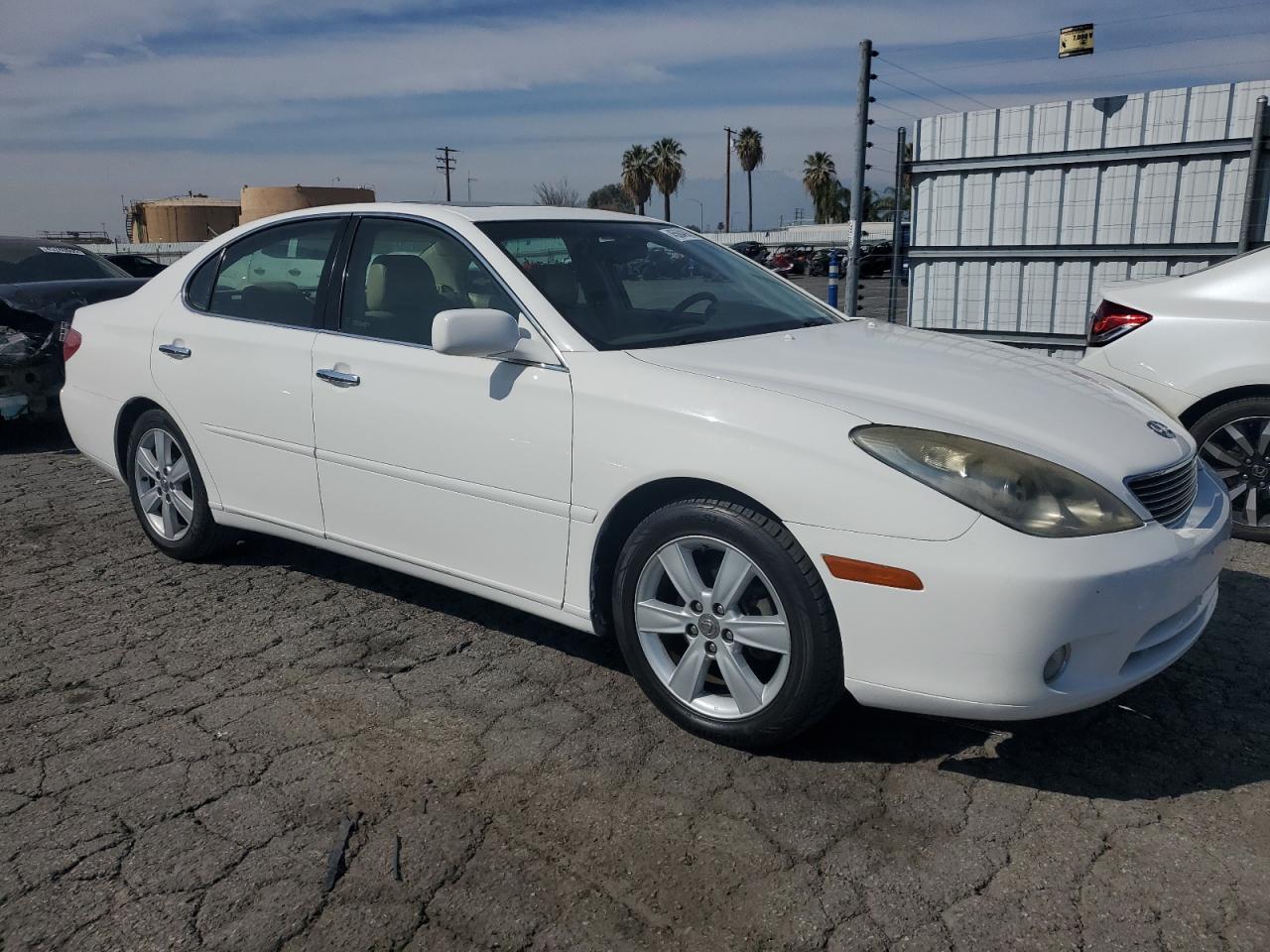 2005 Lexus ES - Image 4