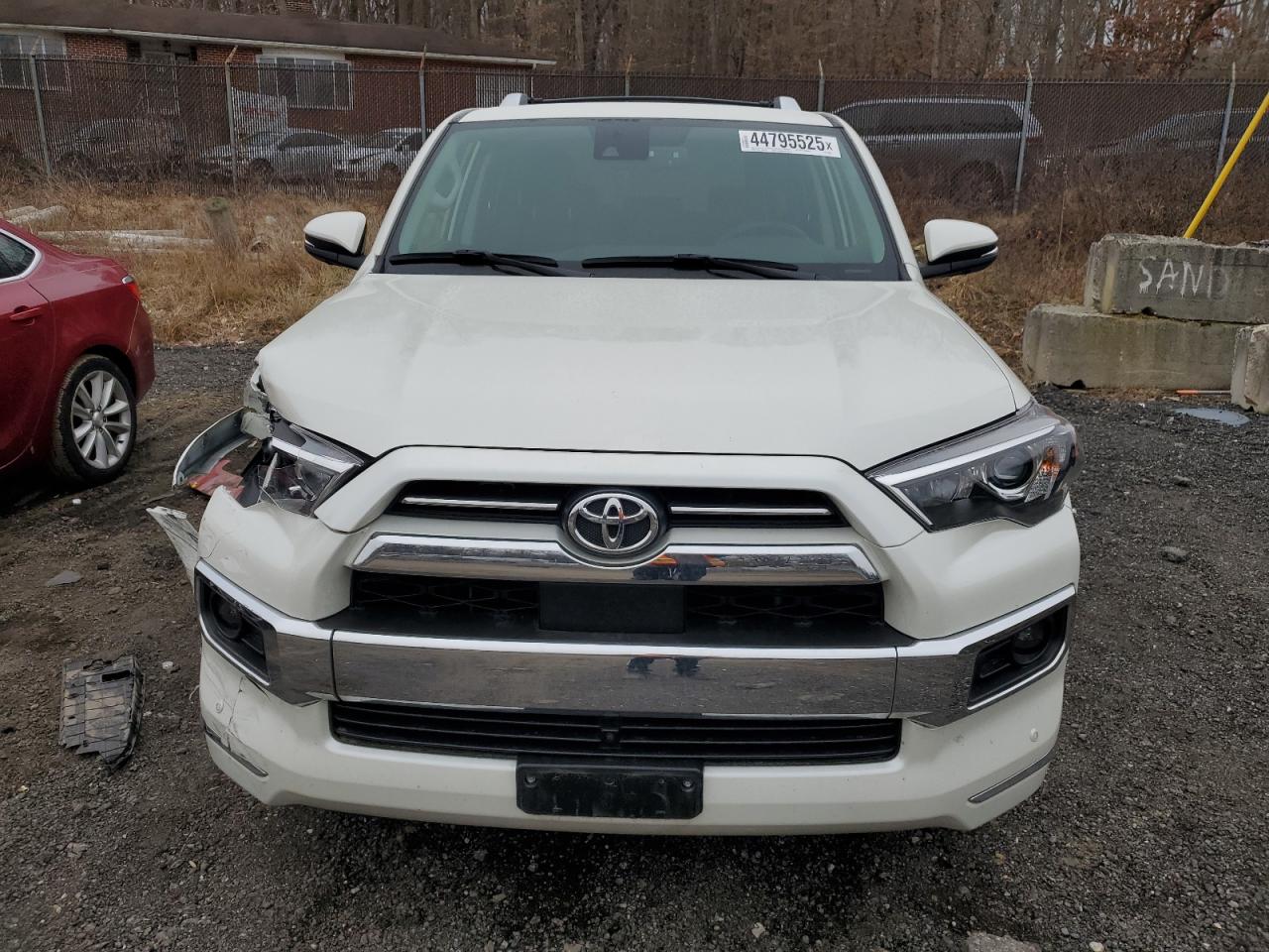 2022 Toyota 4Runner - Image 5