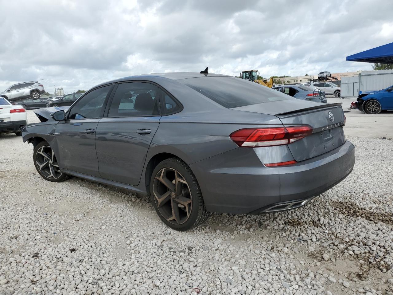2021 Volkswagen Passat - Image 2