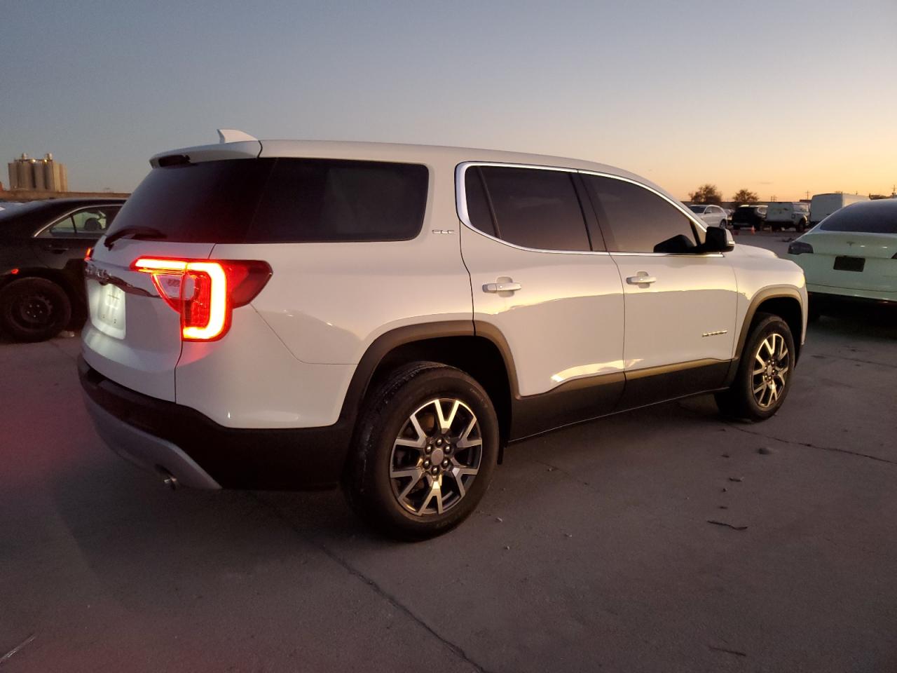 2021 GMC Acadia - Image 3