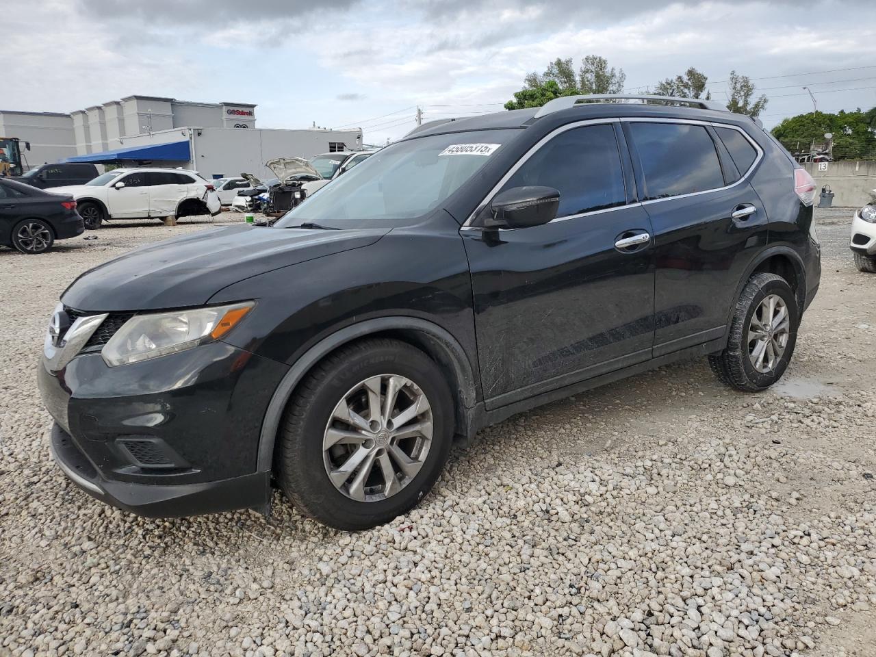 2016 Nissan Rogue - Image 1