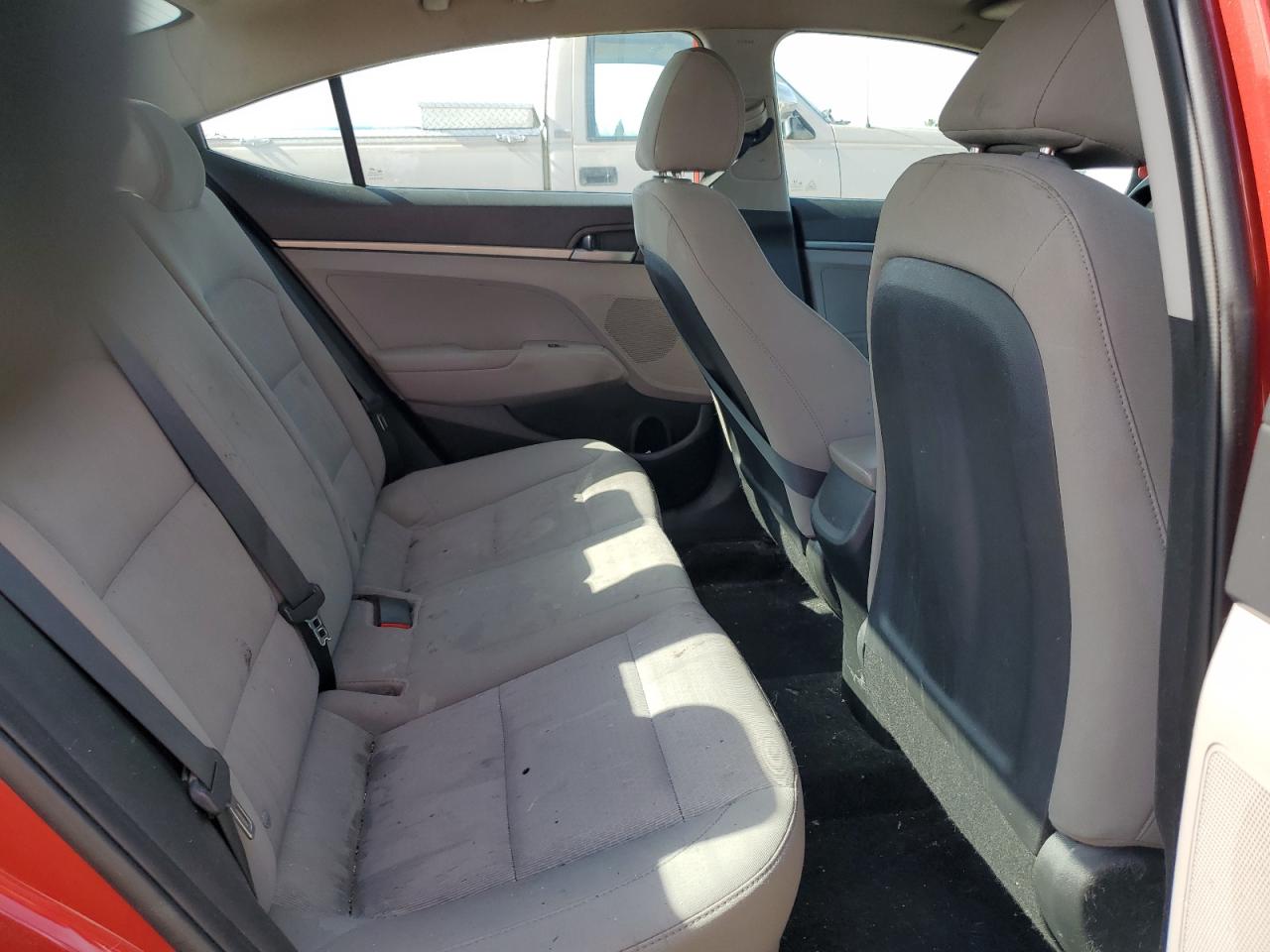 2018 Hyundai Elantra - Image 10