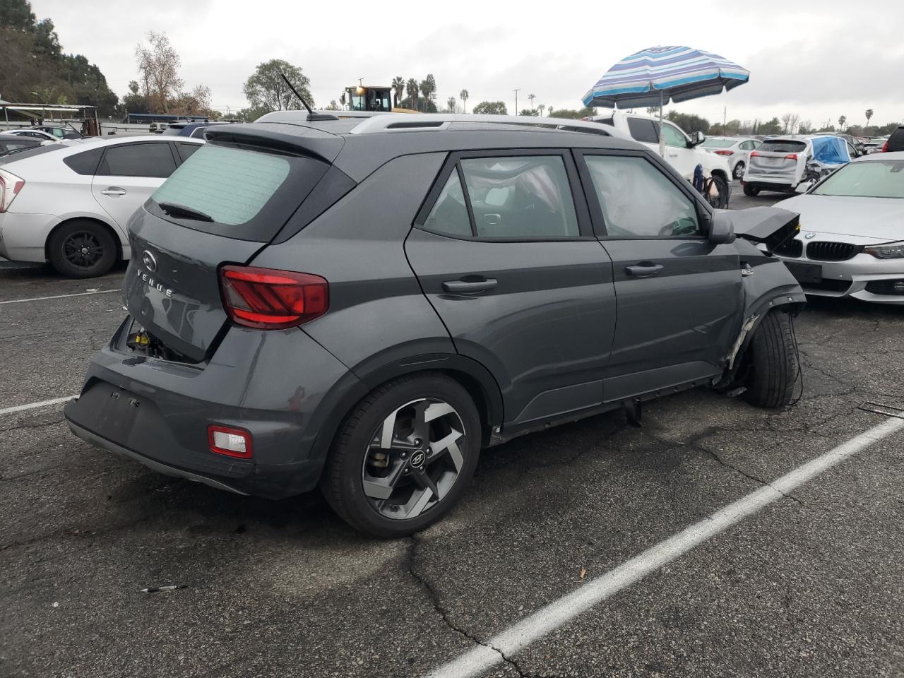 2023 Hyundai Venue - Image 3