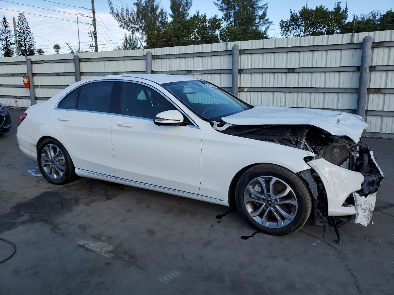 2017 Mercedes-Benz C-klasse - Image 4