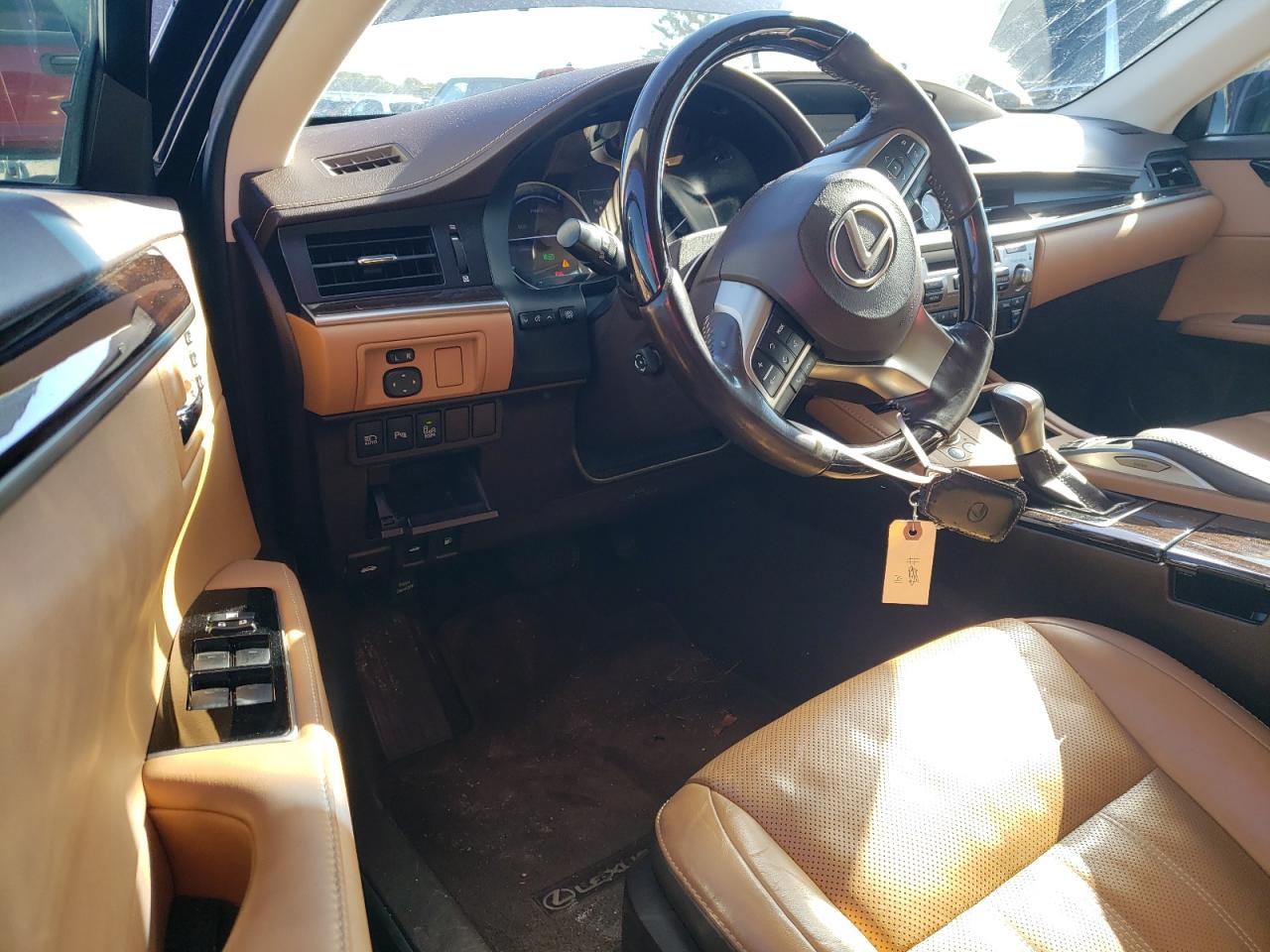 2017 Lexus ES - Image 8