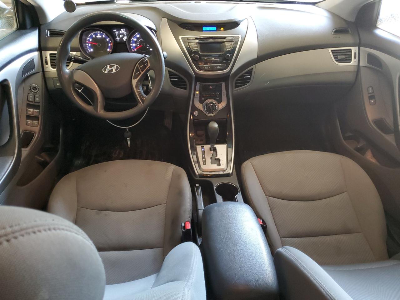 2013 Hyundai Elantra - Image 8