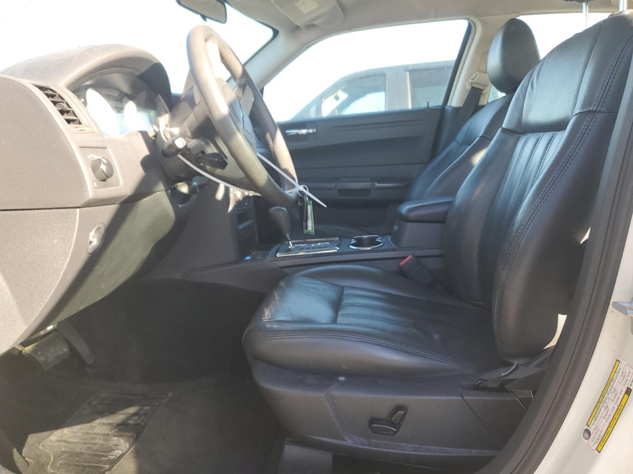 2008 Chrysler 300 - Image 7