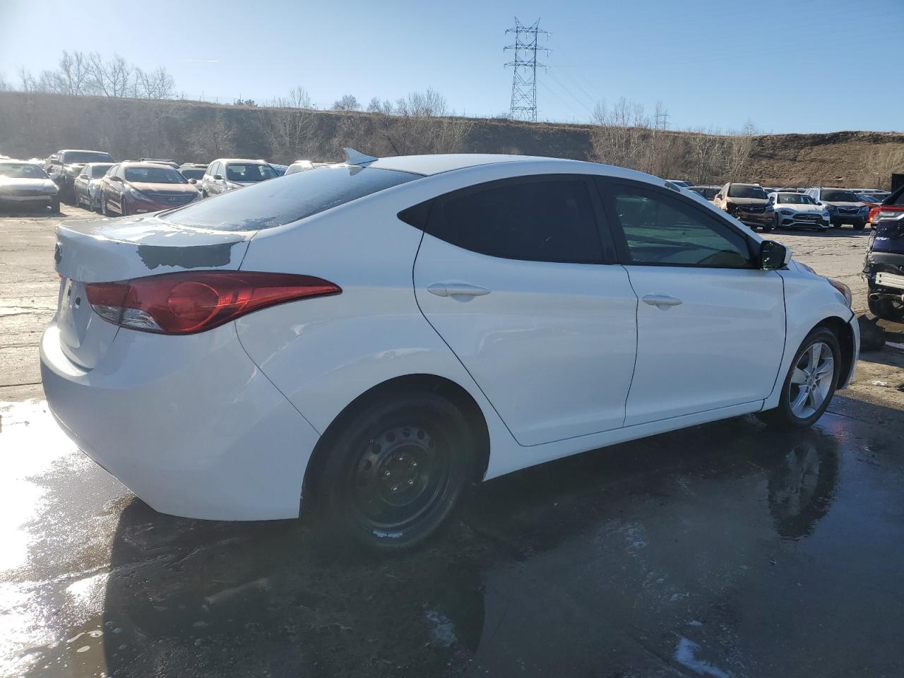 2013 Hyundai Elantra - Image 3
