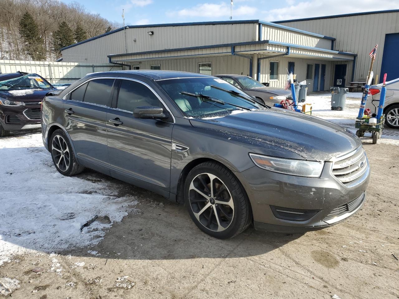 2015 Ford Taurus - Image 4