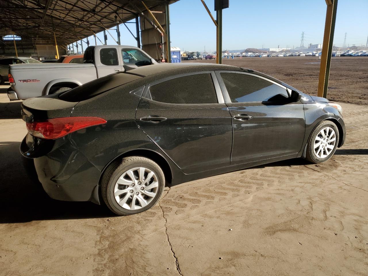 2013 Hyundai Elantra - Image 3
