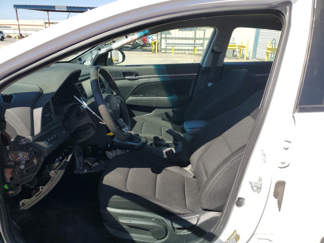 2020 Hyundai Elantra - Image 7