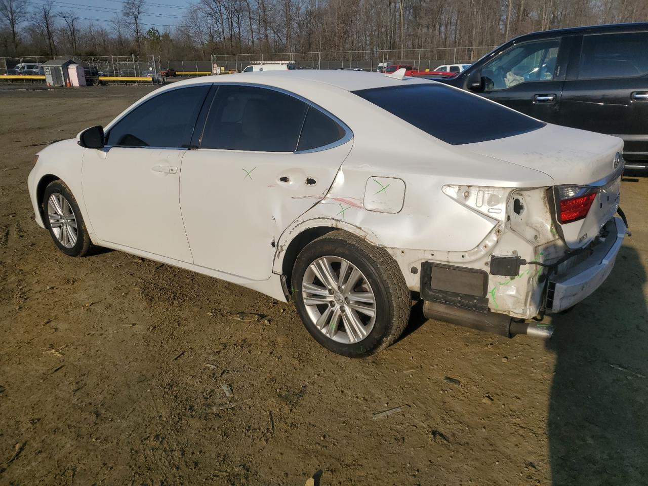 2014 Lexus ES - Image 2