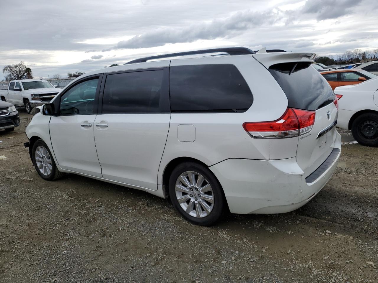 2011 Toyota Sienna - Image 2