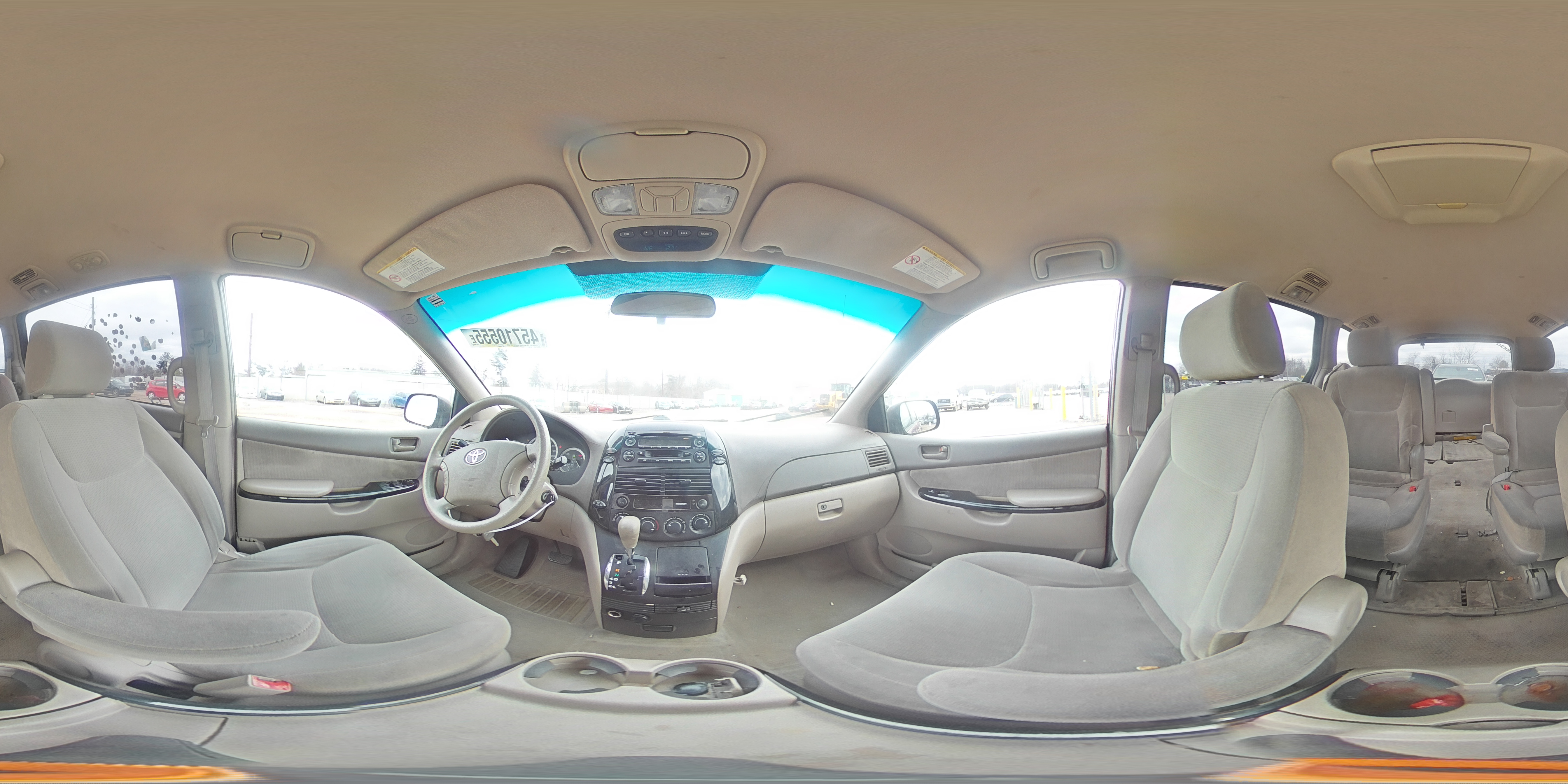 2004 Toyota Sienna - Image 14